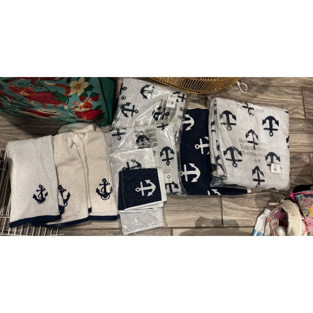 Pottery Barn anchor towel set‎